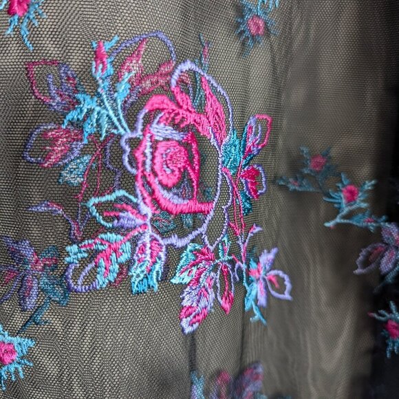 Victoria Secret's Illuminating Blooms Black Lace Trim Robe *missing belt - Picture 8 of 11